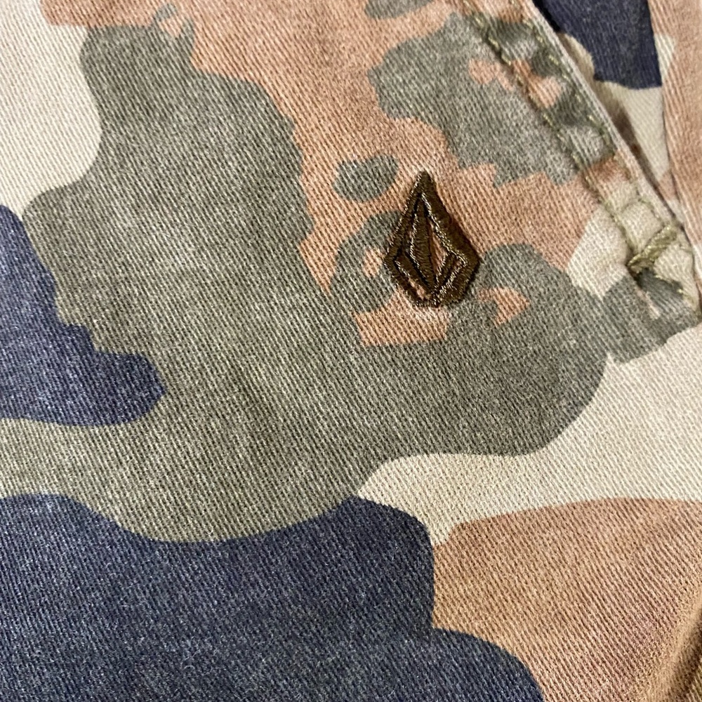 VOLCOM Jeans SIZE 5 Army Print pants - Picture 8 of 16